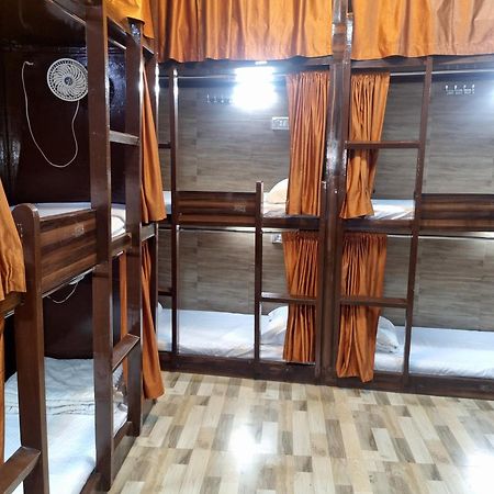 Unibed Dormitory Mumbai  Buitenkant foto