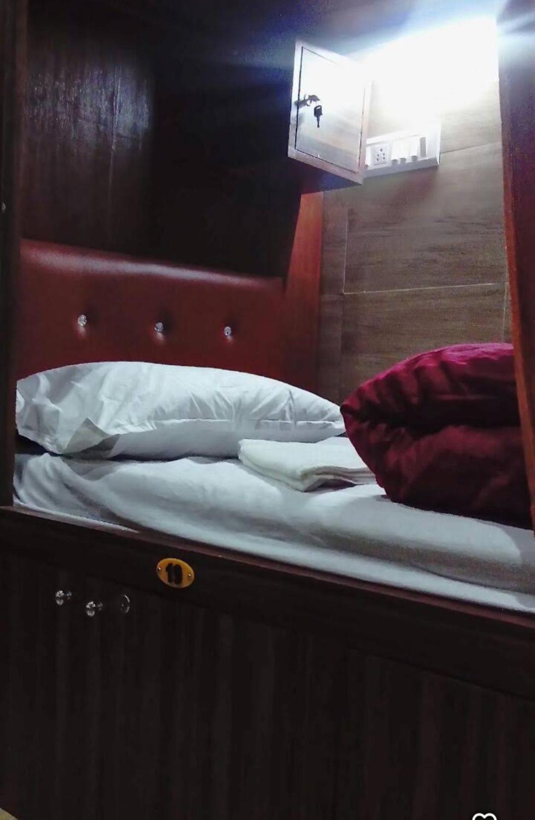 Unibed Dormitory Mumbai  Buitenkant foto
