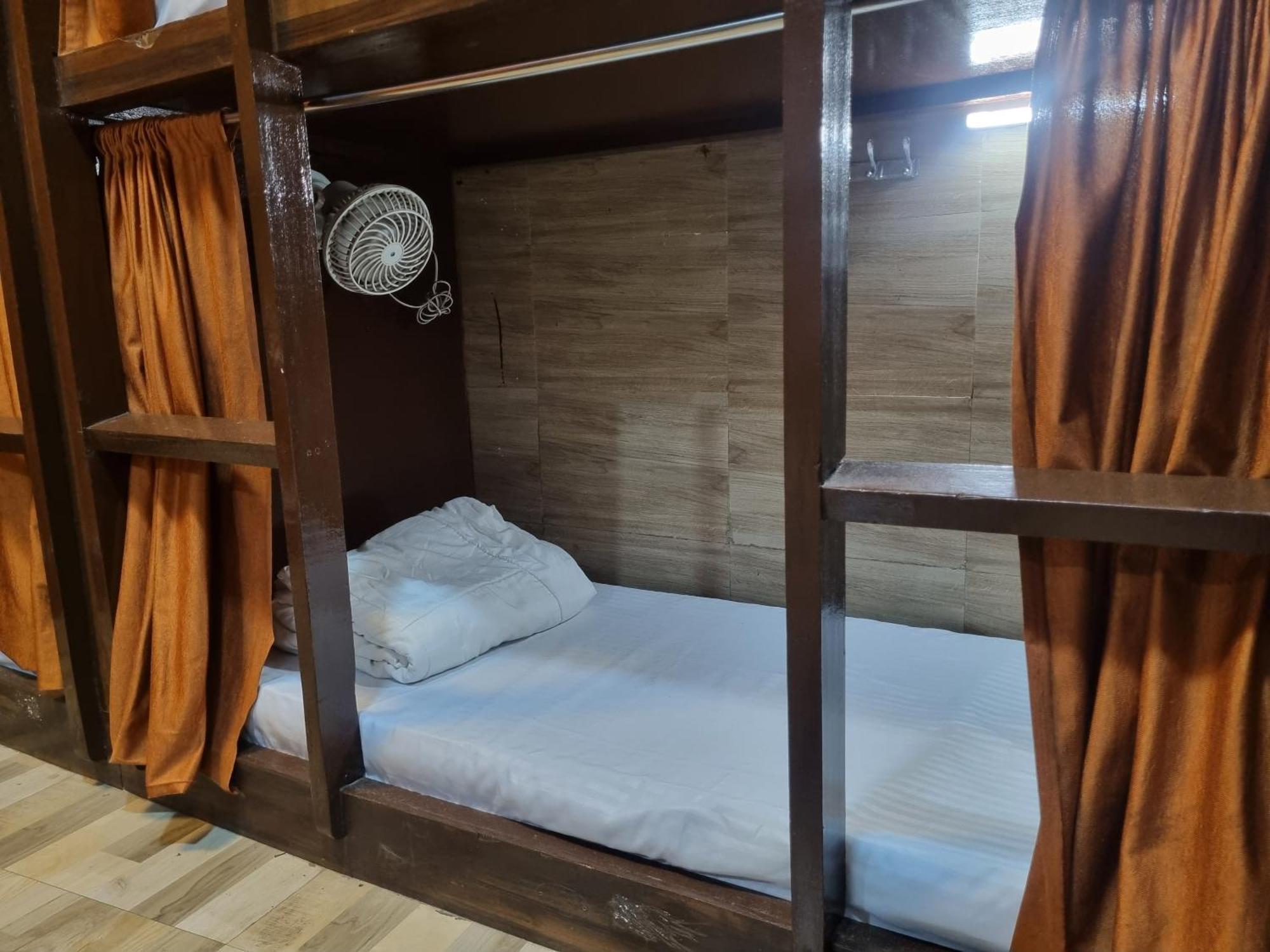 Unibed Dormitory Mumbai  Buitenkant foto